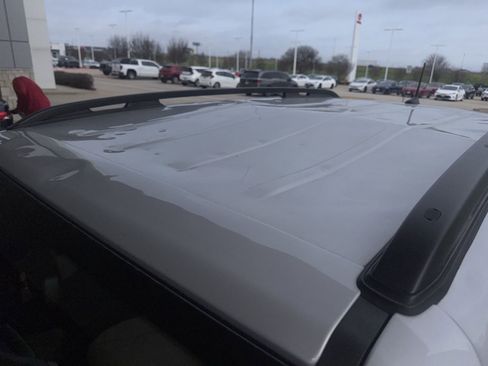 Used 2020 Jeep Renegade Latitude w/ Popular Equipment Group image 28