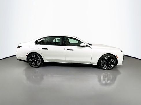 New 2025 BMW 740i w/ Executive Package image 4