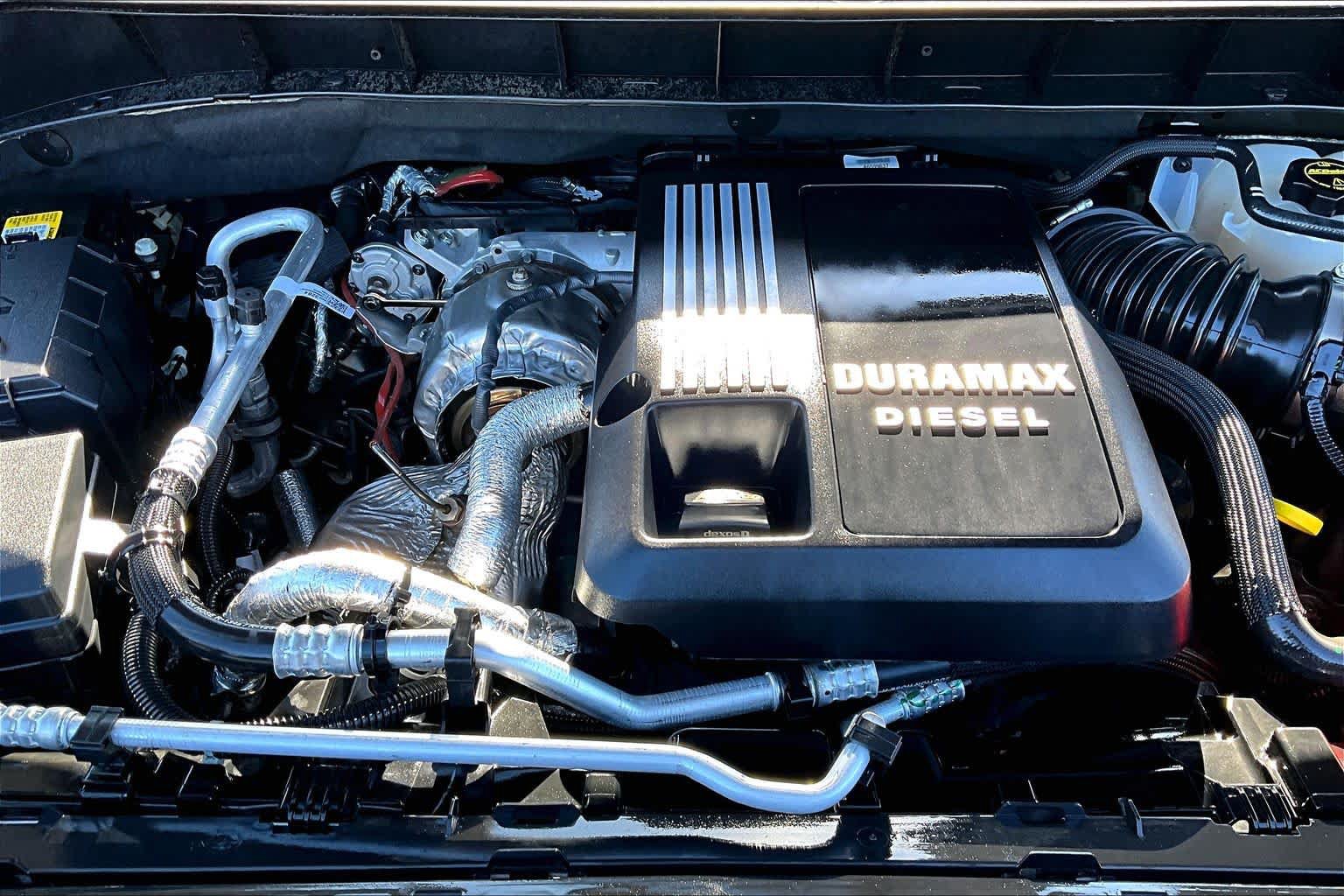 Used 2025 Chevrolet Silverado 1500 High Country AWD/4WD image 32