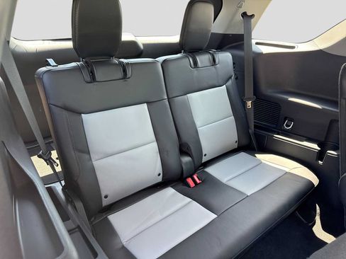 Used 2023 Ford Explorer XLT w/ Equipment Group 202A AWD/4WD image 21