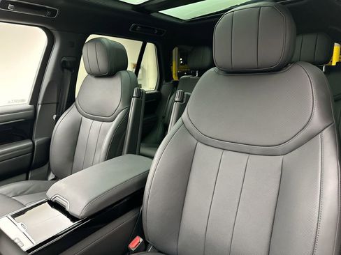 Used 2025 Land Rover Range Rover SE AWD/4WD image 22
