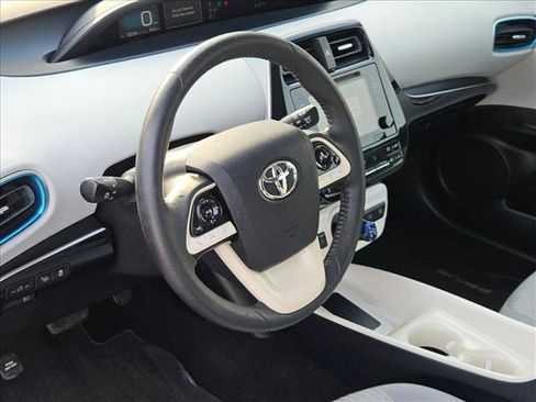 Used 2017 Toyota Prius Three FWD image 10