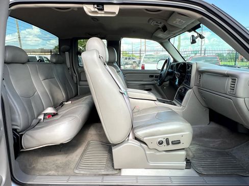 Used 2004 GMC Sierra 2500 SLT w/ Skid Plate Package image 67