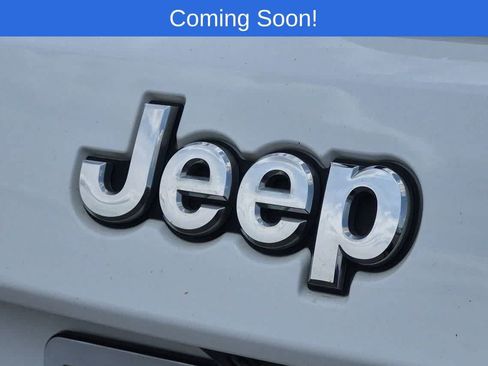 Used 2020 Jeep Grand Cherokee Limited w/ Premium Lighting Group AWD/4WD image 11