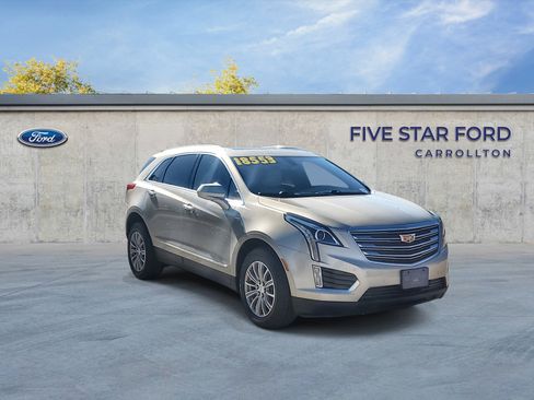 Used 2017 Cadillac XT5 Luxury image 1