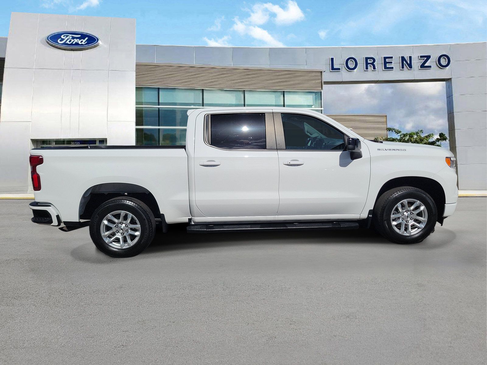 Used 2024 Chevrolet Silverado 1500 RST RWD image 4