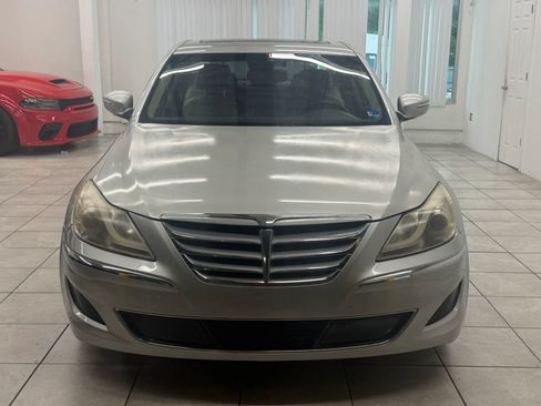 Used 2012 Hyundai Genesis 3.8 w/ Premium Pkg RWD image 2