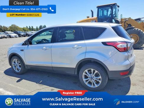 Used 2017 Ford Escape SE FWD image 3