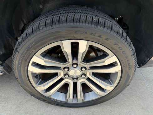 Used 2018 GMC Yukon Denali w/ Open Road Package RWD image 9