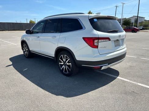 Used 2019 Honda Pilot Touring image 3