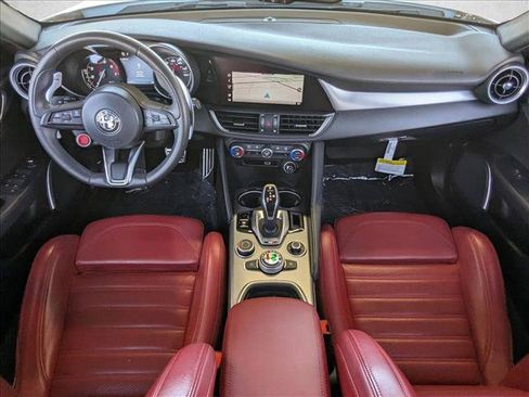 Used 2023 Alfa Romeo Giulia Veloce RWD image 19