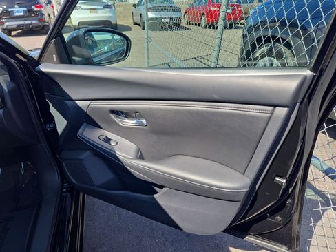 Used 2025 Nissan Sentra SV FWD image 12