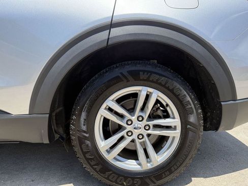 Used 2023 Ford Explorer 2WD image 9