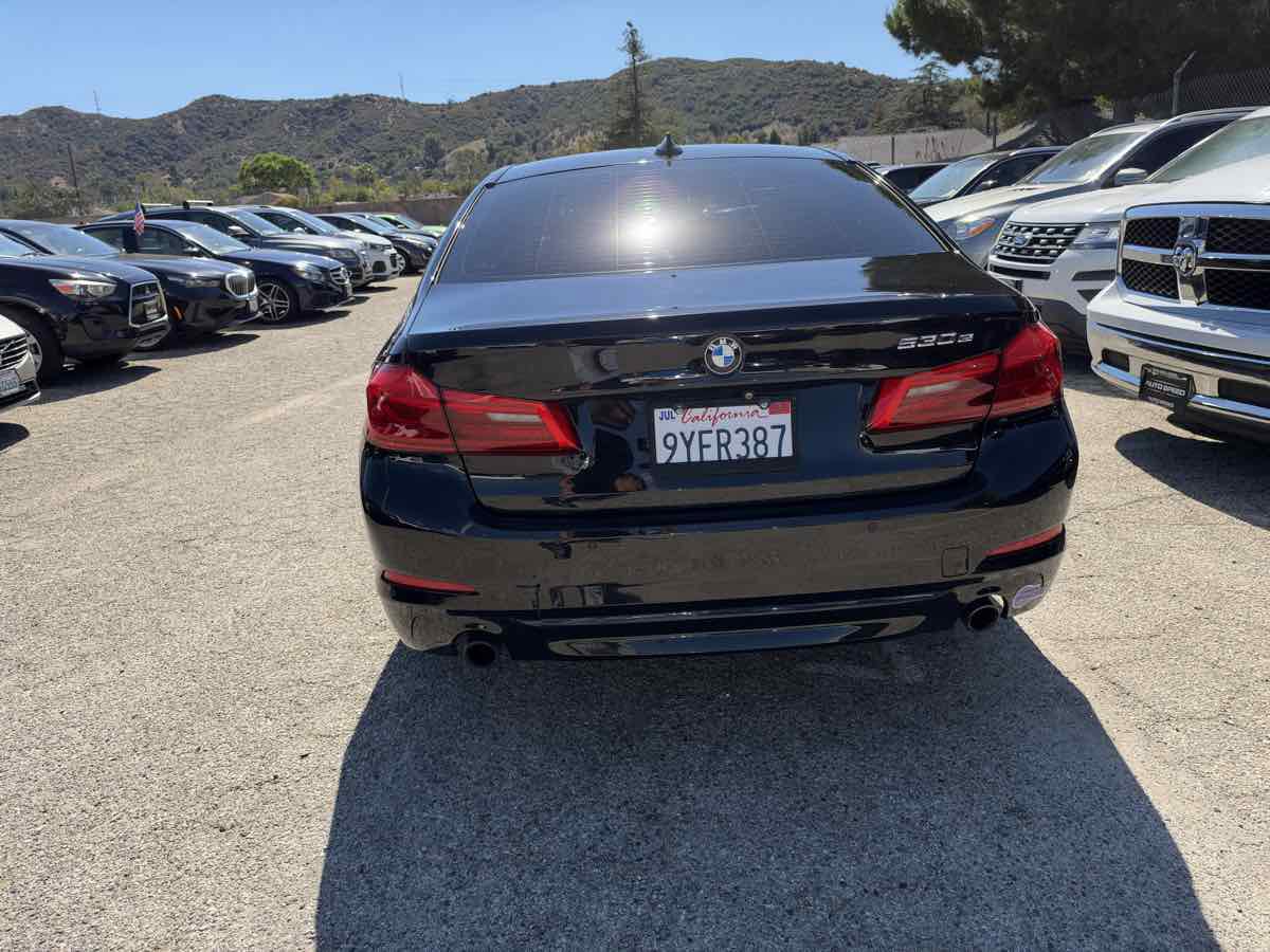 Used 2019 BMW 530e w/ Convenience Package RWD image 5