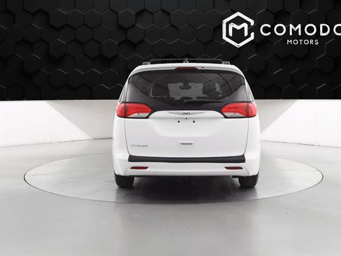 Used 2021 Chrysler Voyager Lxi FWD image 4