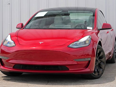 Used 2023 Tesla Model 3 Standard Range RWD image 3