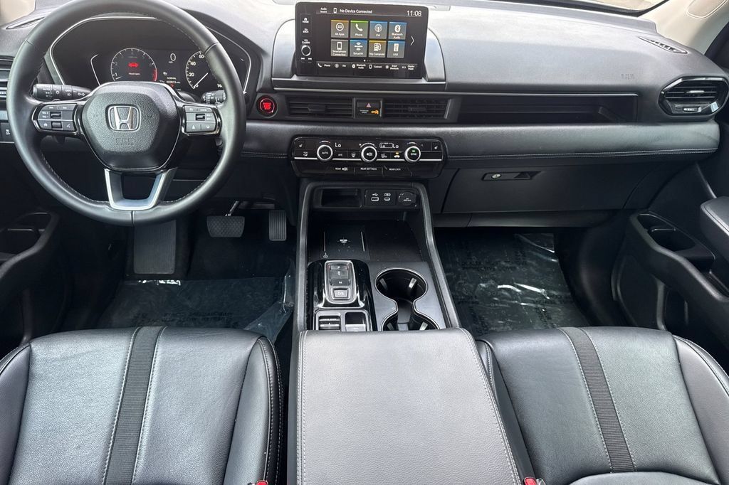 Used 2025 Honda Pilot EX-L image 9