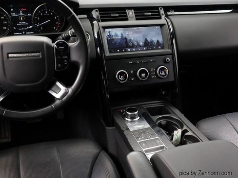 Used 2020 Land Rover Discovery SE AWD/4WD image 17