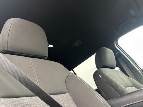 Used 2025 GMC Acadia Elevation image 21