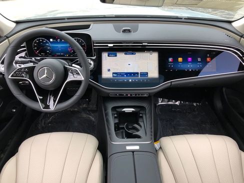 New 2026 Mercedes-Benz E 350 4MATIC Sedan image 25