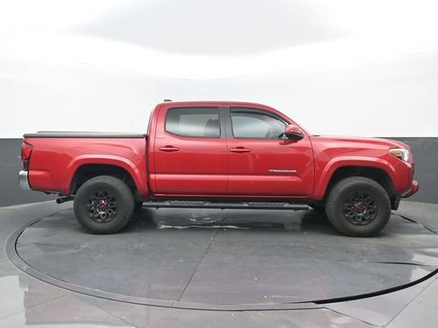 Used 2021 Toyota Tacoma SR5 RWD image 2