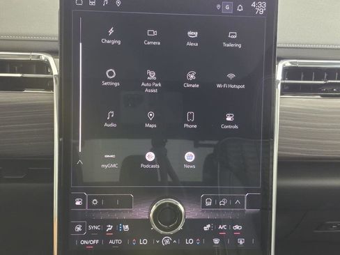 Used 2025 GMC Sierra EV Denali image 46