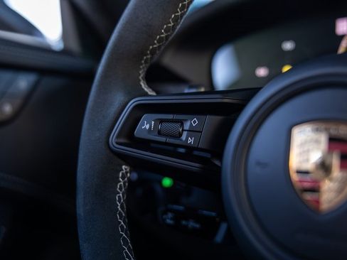 Used 2025 Porsche 911 GT3 image 40