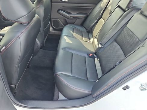 Used 2024 Nissan Altima 2.5 SR image 9