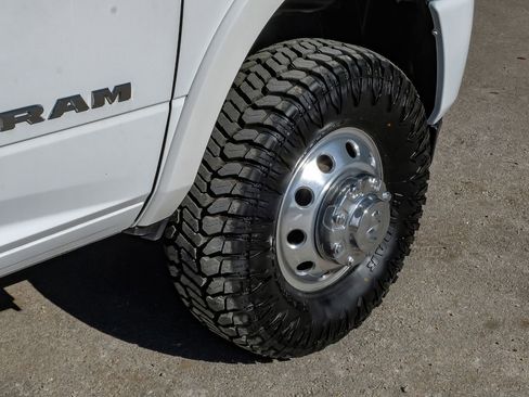 Used 2022 RAM 3500 Laramie w/ Chrome Appearance Group image 62