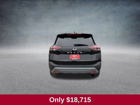 Used 2023 Nissan Rogue S image 4