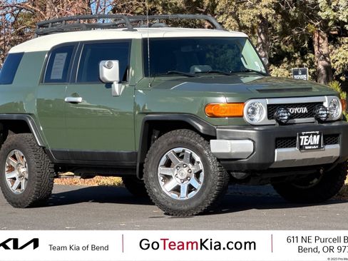 Used 2014 Toyota FJ Cruiser 4WD image 1