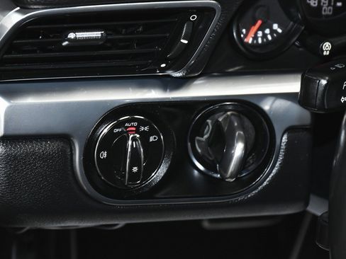 Used 2016 Porsche 911 Carrera 4 image 18