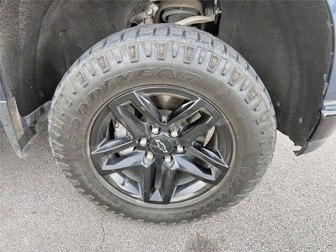 Used 2021 Chevrolet Silverado 1500 LT Trail Boss w/ Convenience Package II AWD/4WD image 9