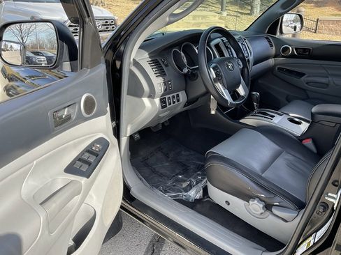 Used 2015 Toyota Tacoma 4x4 Double Cab image 9