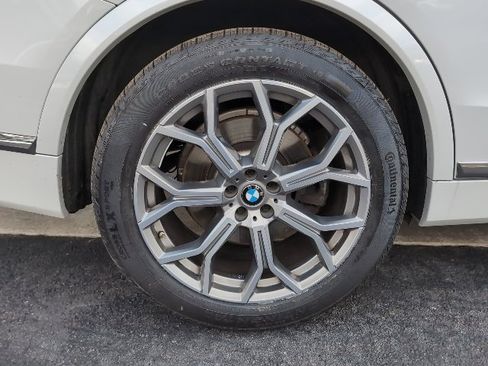 Used 2023 BMW X7 xDrive40i image 9