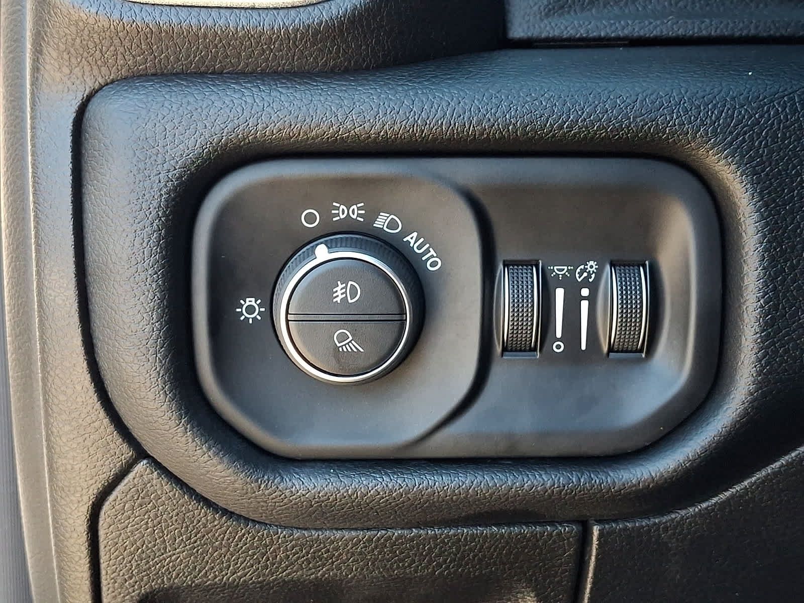 Used 2019 RAM 1500 Big Horn AWD/4WD image 29
