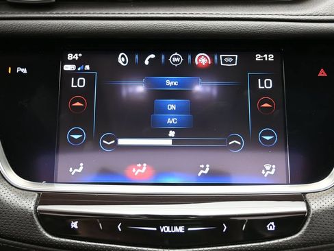 Used 2018 Cadillac XT5 Luxury w/ LPO, Black Ice Package AWD/4WD image 30