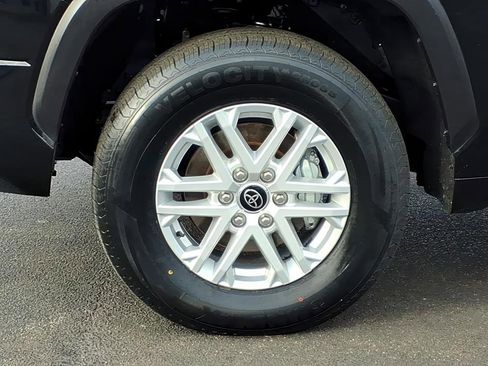 Used 2022 Toyota Tundra SR5 image 9