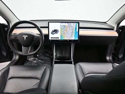 Used 2019 Tesla Model 3 Standard Range Plus image 17