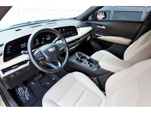 Certified 2025 Cadillac XT4 Premium Luxury image 12