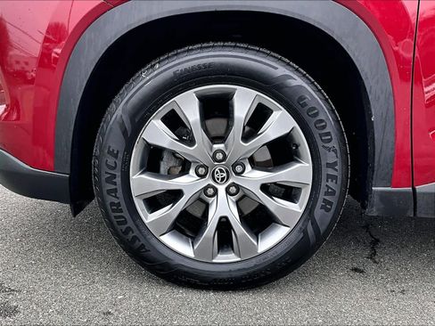 Used 2024 Toyota Grand Highlander Limited image 7