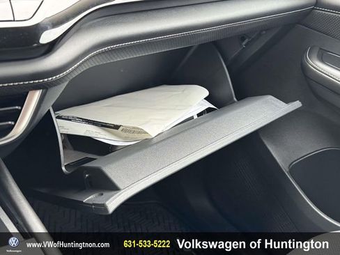 Certified 2025 Volkswagen Atlas SE image 31