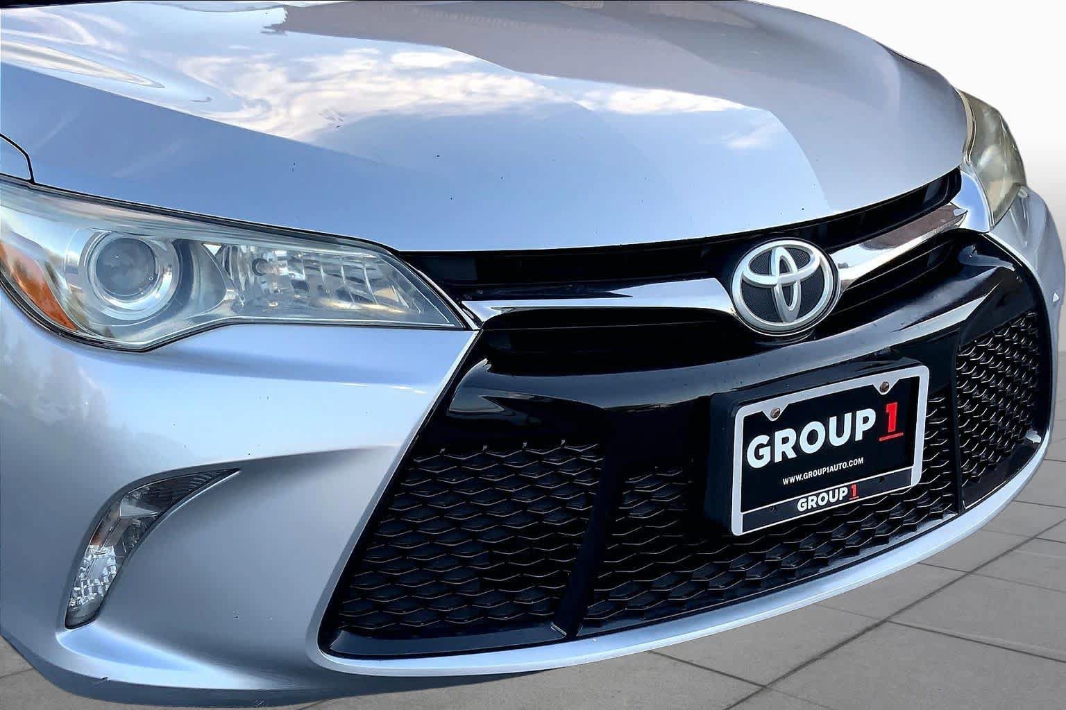 Used 2016 Toyota Camry SE FWD image 28