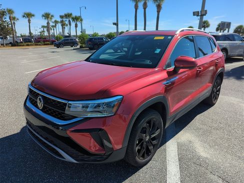 Used 2022 Volkswagen Taos SE w/ Panoramic Sunroof Package image 15