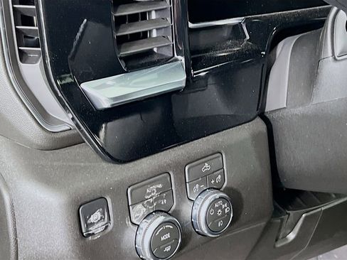 New 2026 GMC Sierra 1500 Elevation image 9