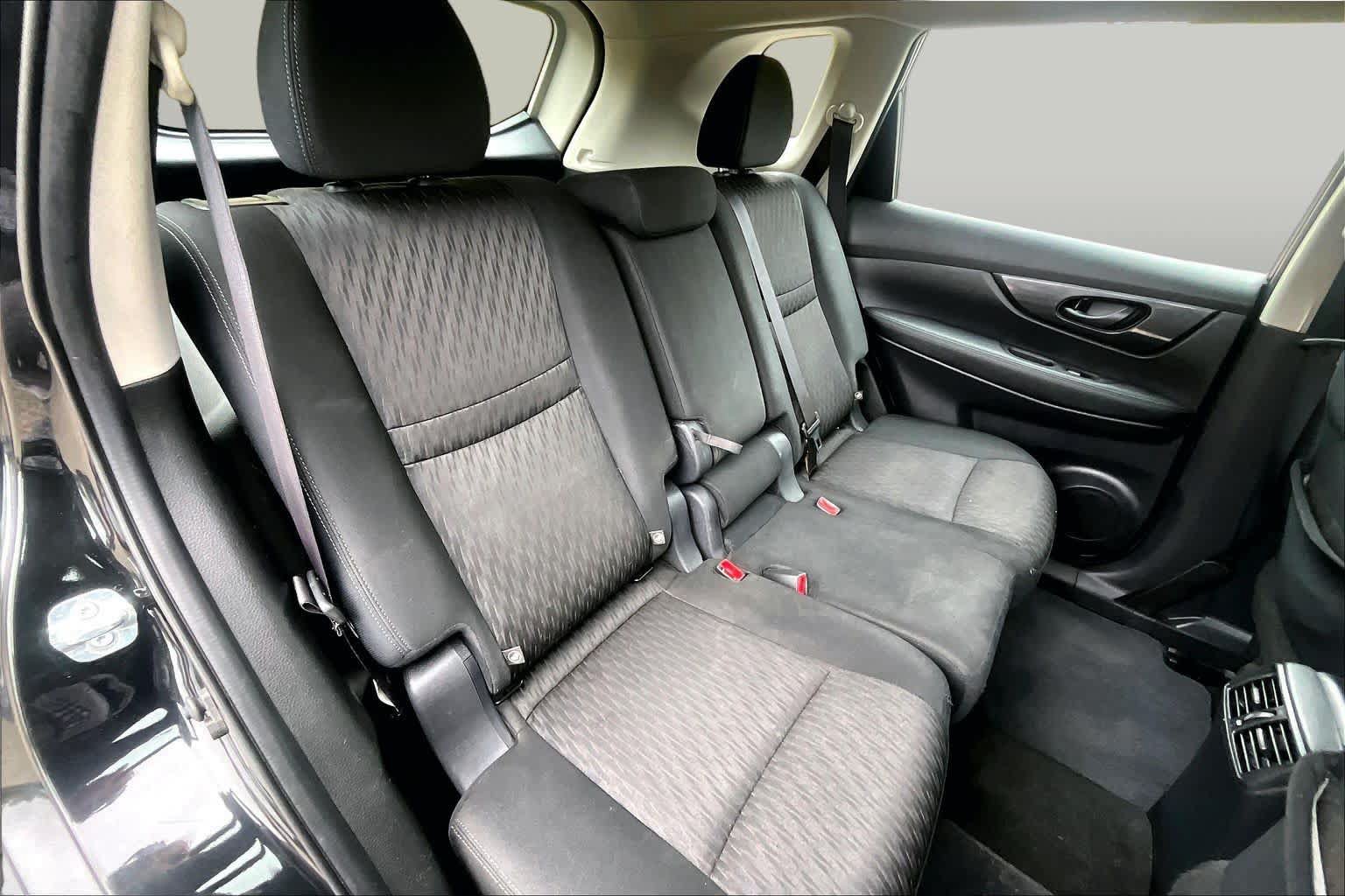 Used 2019 Nissan Rogue S AWD/4WD image 20