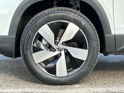 Used 2024 Volkswagen Taos S image 9