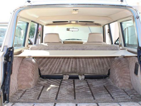 Used 1990 Jeep Grand Wagoneer image 28