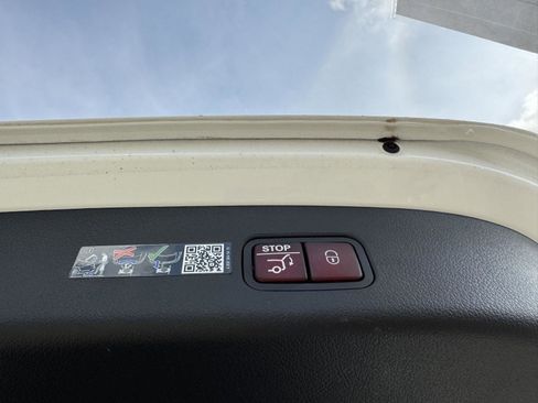 Certified 2025 Mercedes-Benz GLC 300 image 23