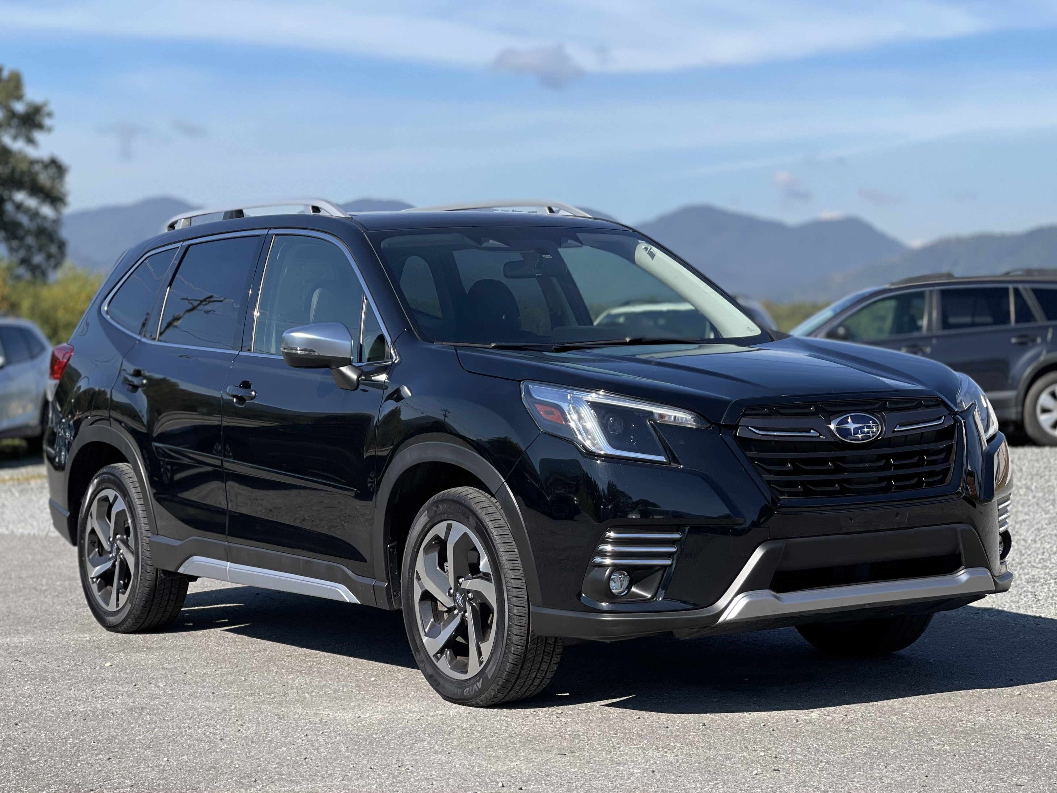 Used 2022 Subaru Forester Touring AWD/4WD image 1